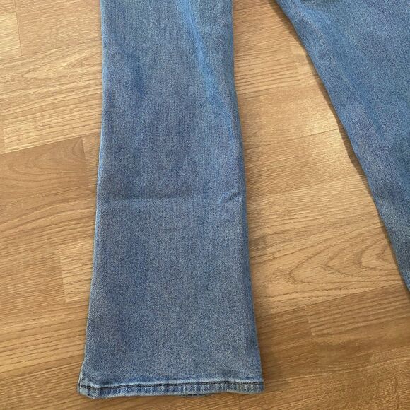 Levis Jeans Womens Blue High Waisted Crop Flare Mid-Stretch A09670000 26x27 - Picture 12 of 16